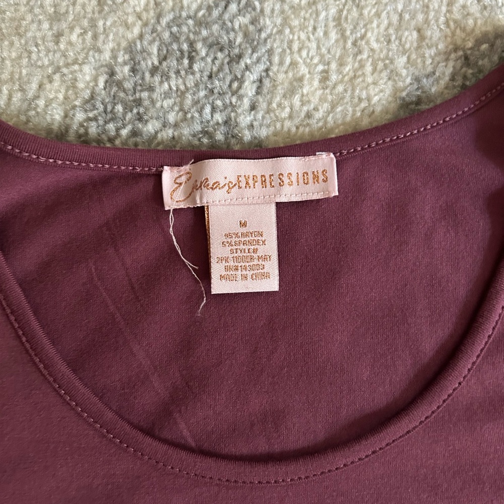 Never worn burgundy maternity shirt. Super stretchy and soft!!